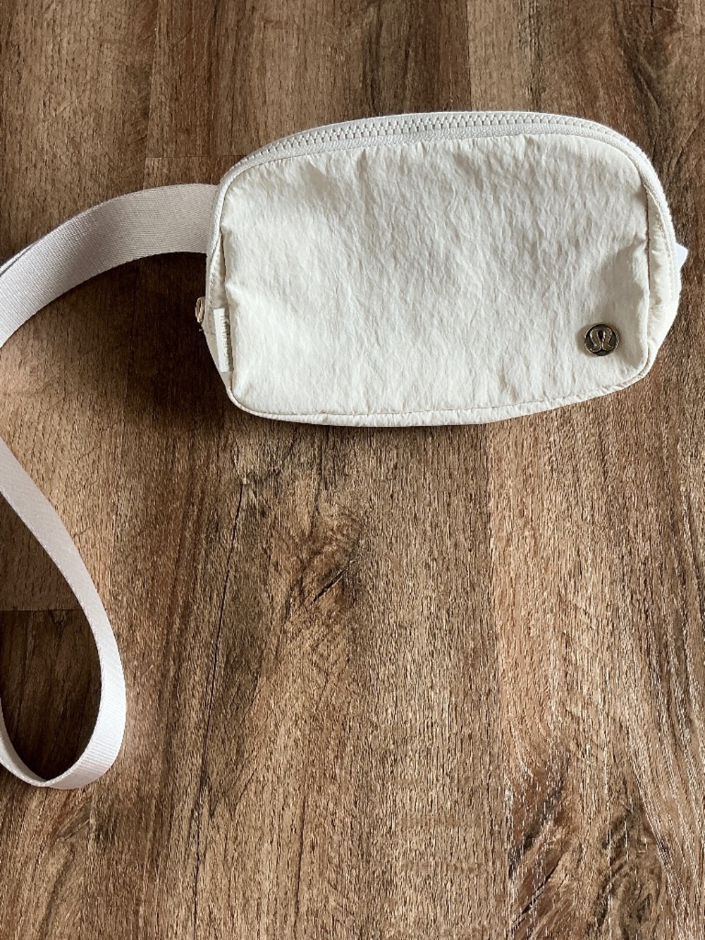 Lululemon Everywhere Belt Bag White Cream With Logo Strap Chest LU9BG1S NEW - Picture 3 of 13